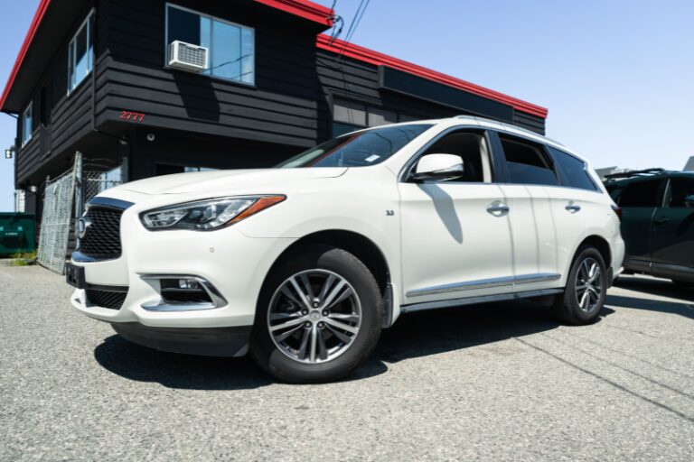 photo of 2017 INFINITI QX60 AWD 4dr 1