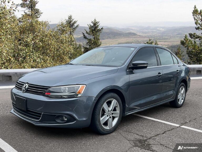 photo of 2011 Volkswagen Jetta Sedan 4dr 2.5L Auto Highline 1